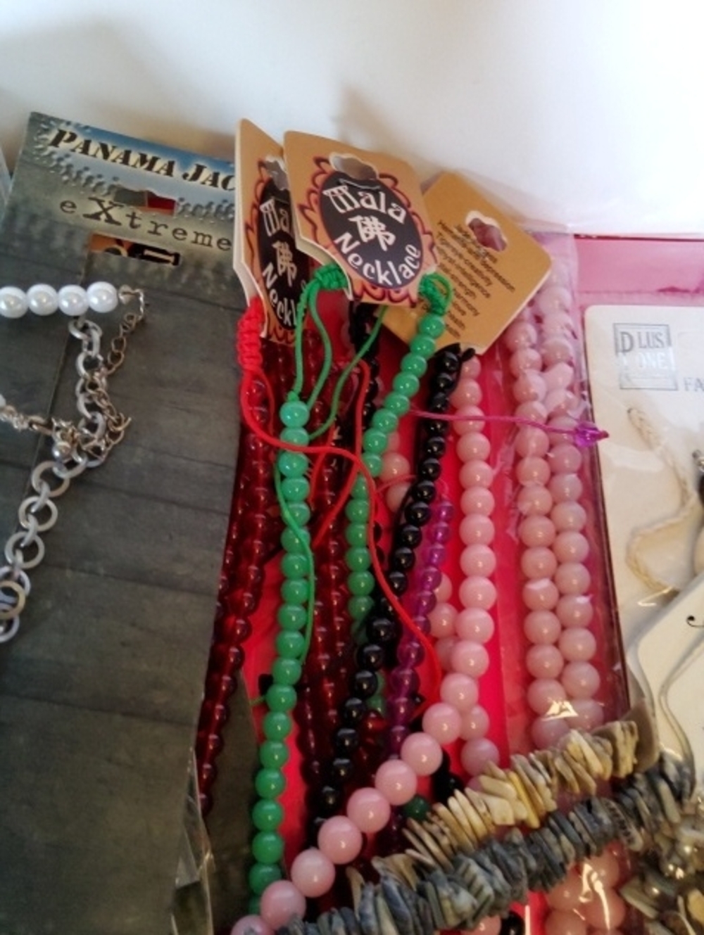 New old stock beach necklaces. - Picture 3 of 9